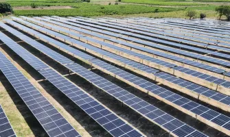 كيف تتكيف GraceSolar، إحدى الشركات الخمس الرائدة في أنظمة تثبيت الطاقة الشمسية، مع التحول في مجال الطاقة