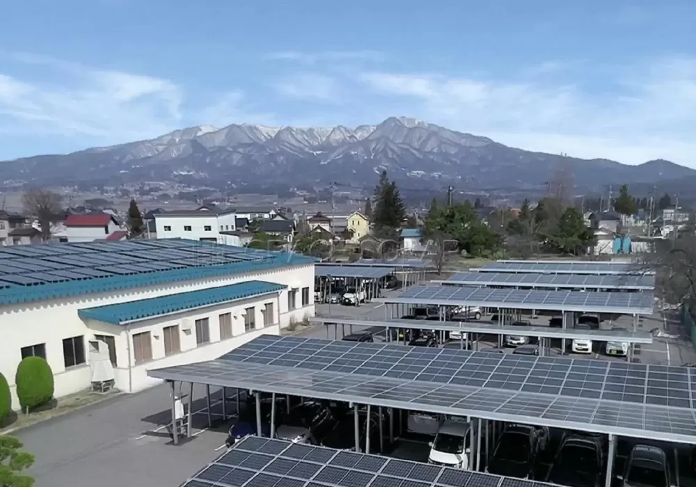Photovoltaic carport mounting system providing shaded parking with integrated solar energy generation