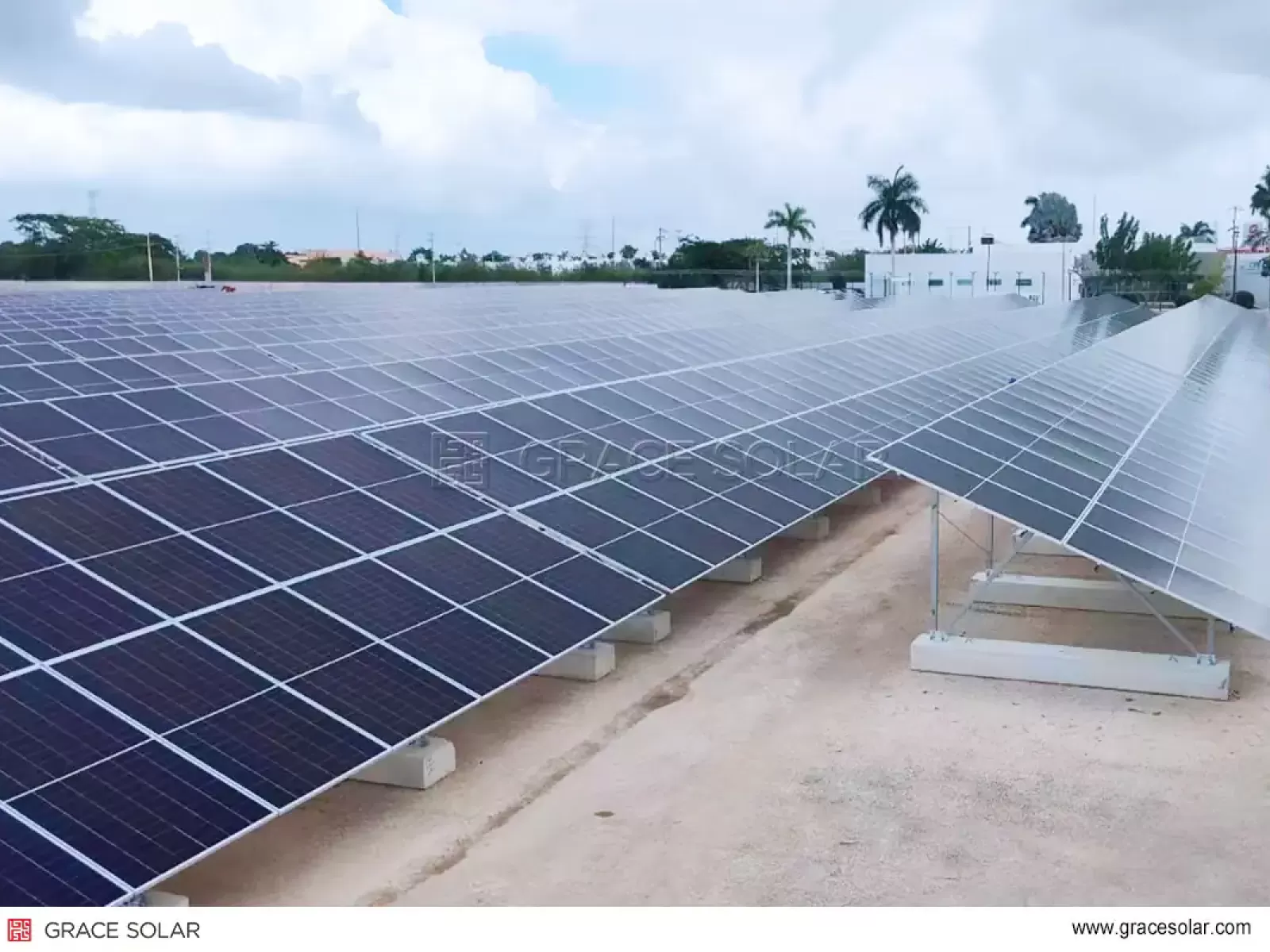 Ingénieurs Grace Solar en Contrôle Qualité