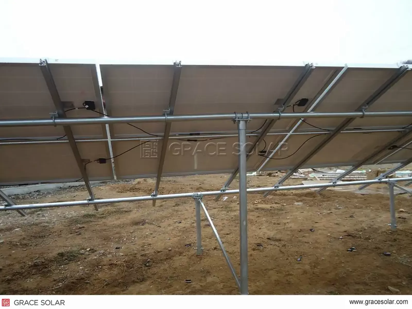 نظام تعقّب شمسي أرضي 1.8 ميجاواط من Grace Solar في اليونان – نظرة عامة