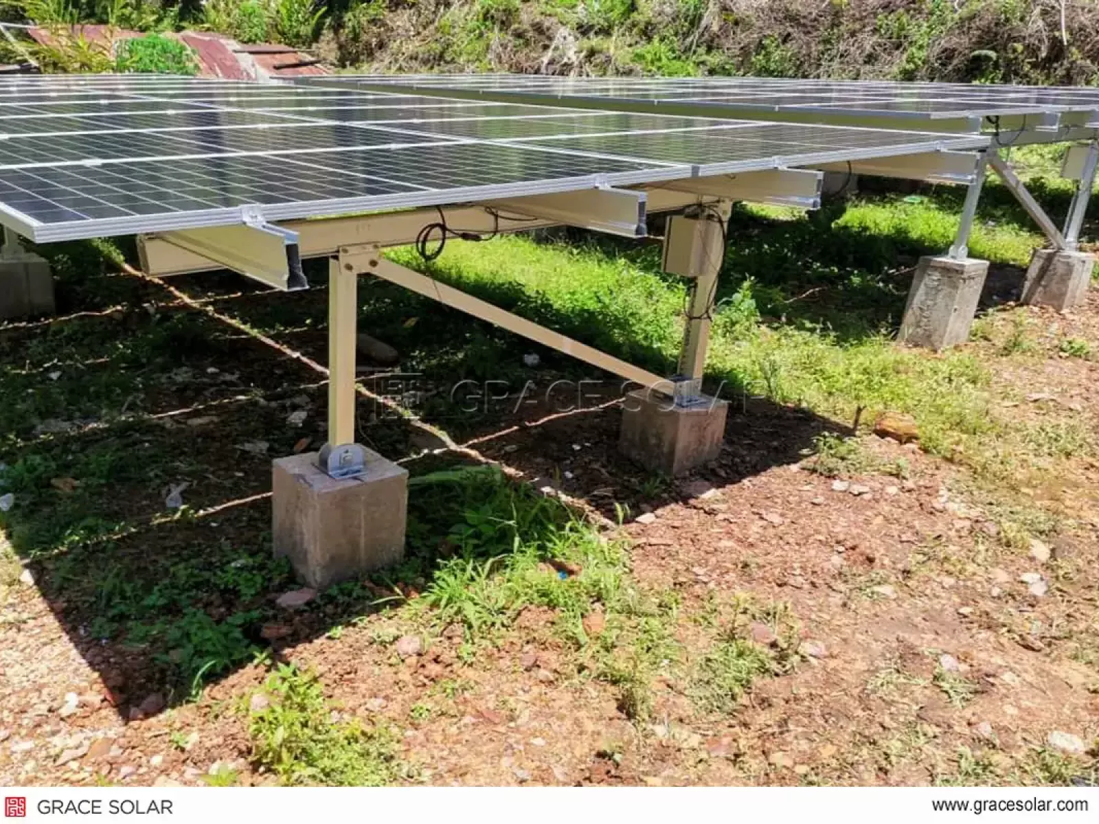 Champ Tracker Bi-axe Grace Solar - Projet Malaisie 3,3MW