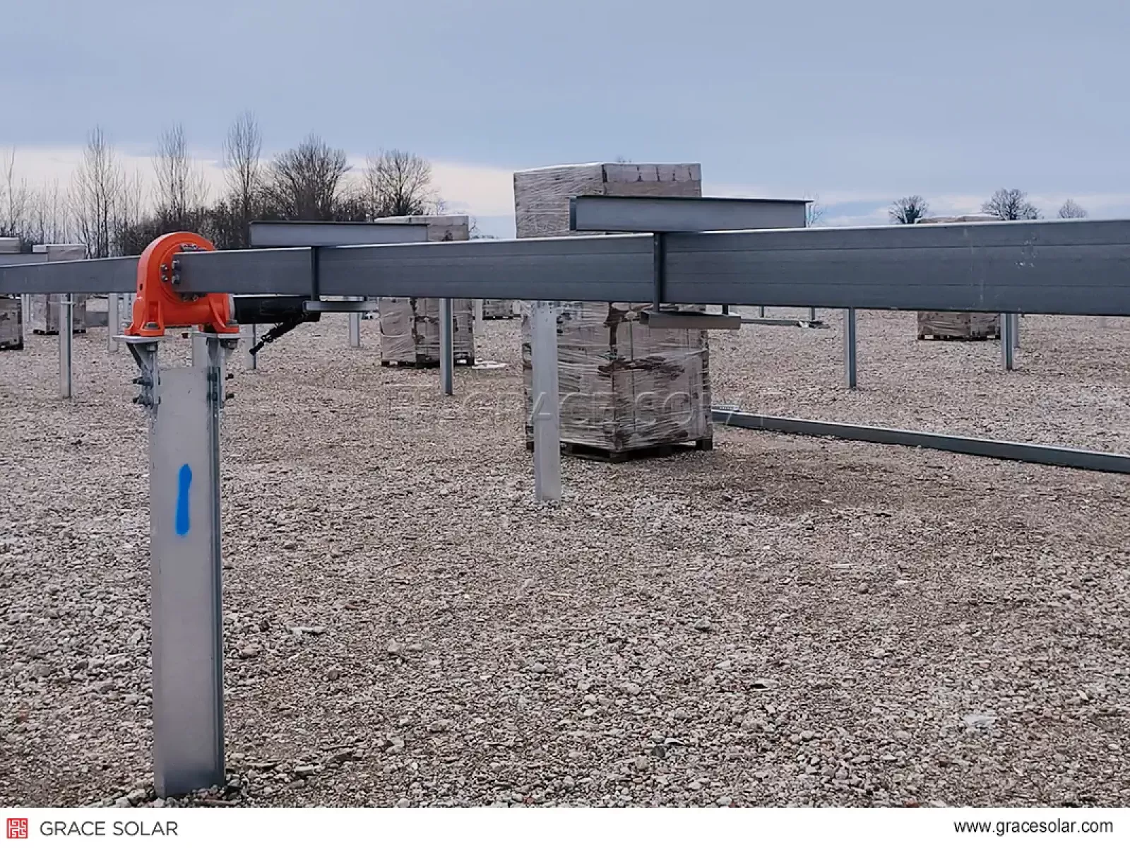 Système Photovoltaïque Terrestre avec Suivi Solaire