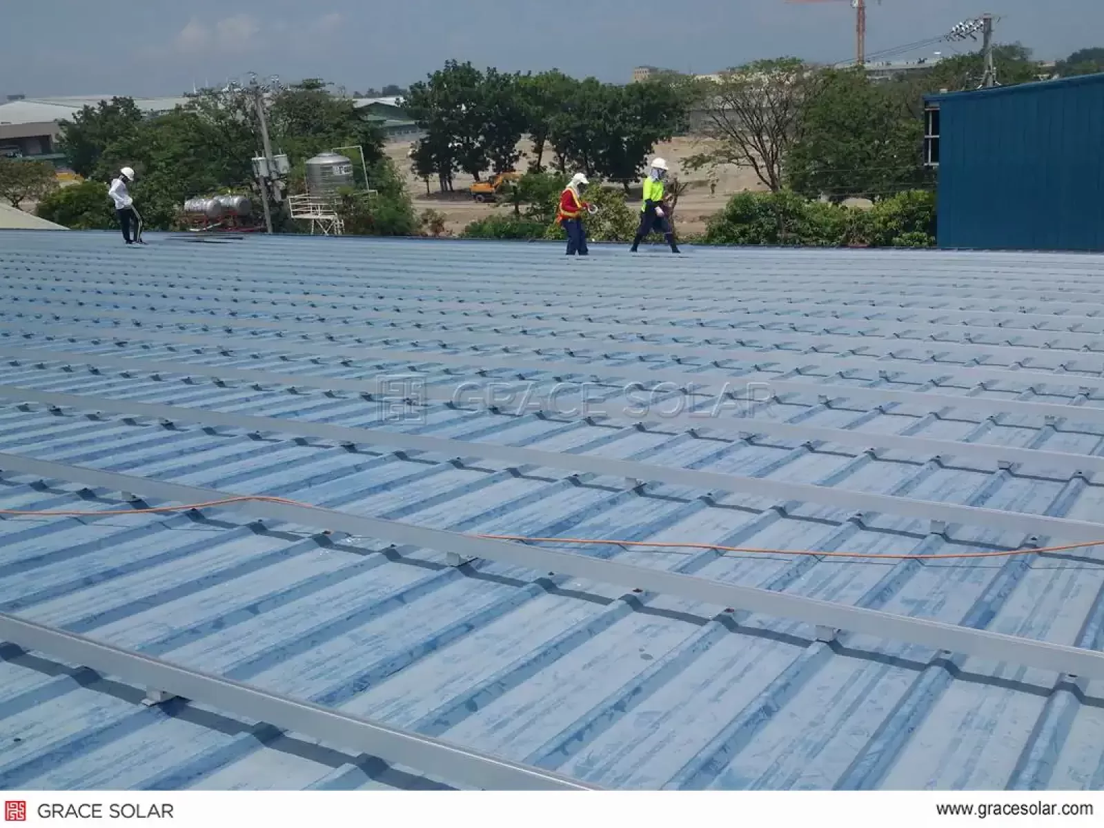 Detalhe dos suportes em L