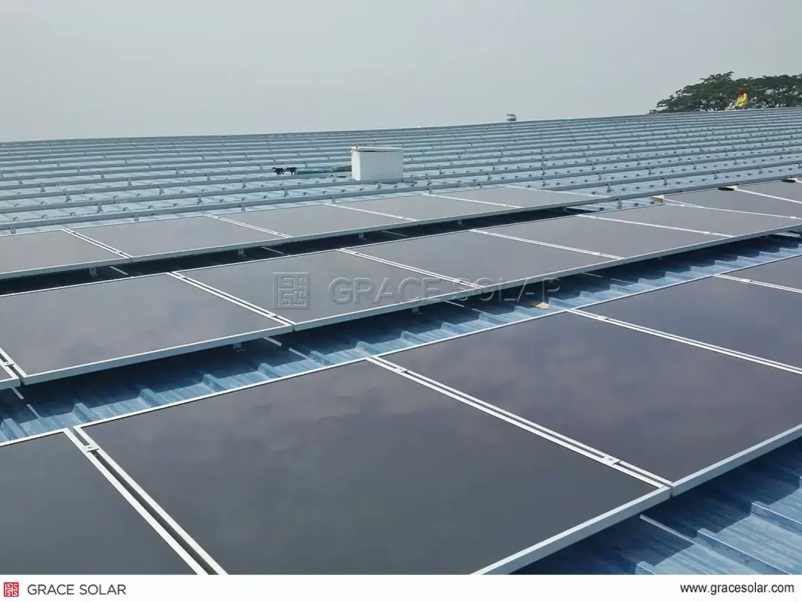 Sistema solar em telhado trapezoidal (Filipinas)