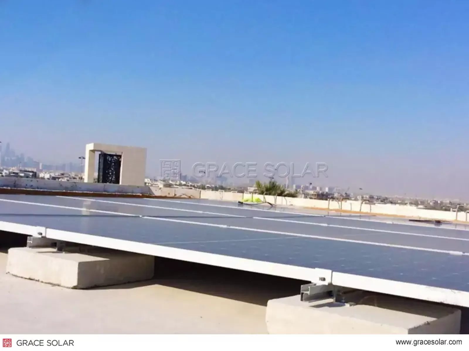 Processus d'installation modulaire pour toits résidentiels