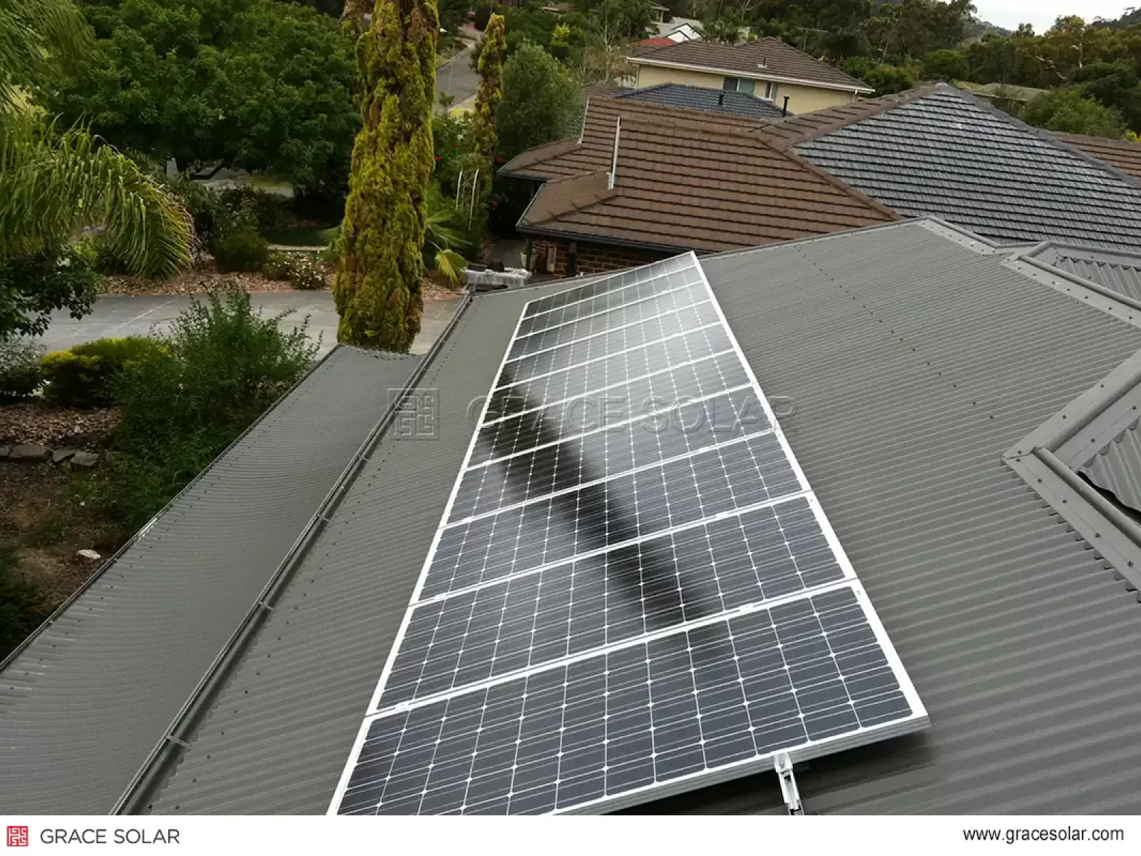 Montage de Toiture en Alliage d’Aluminium Léger par Grace Solar