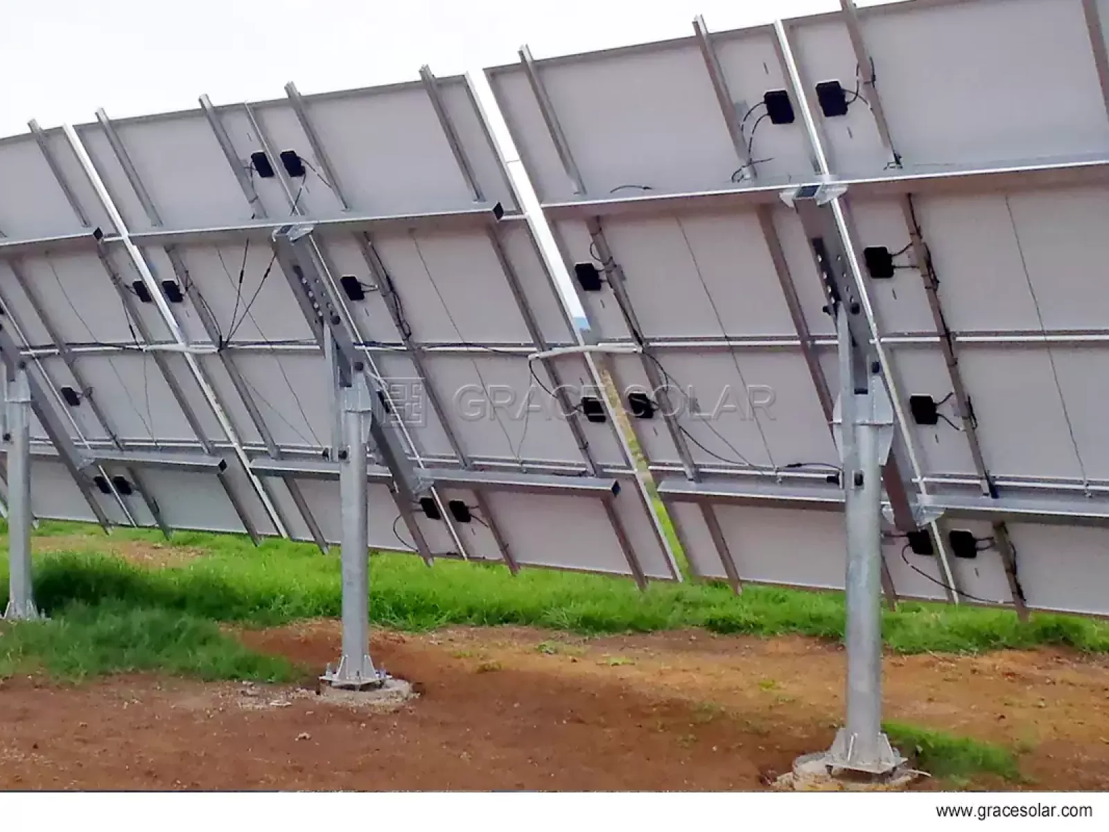 Instalação do Sistema Solar no Solo 10KW Grace Solar Queensland