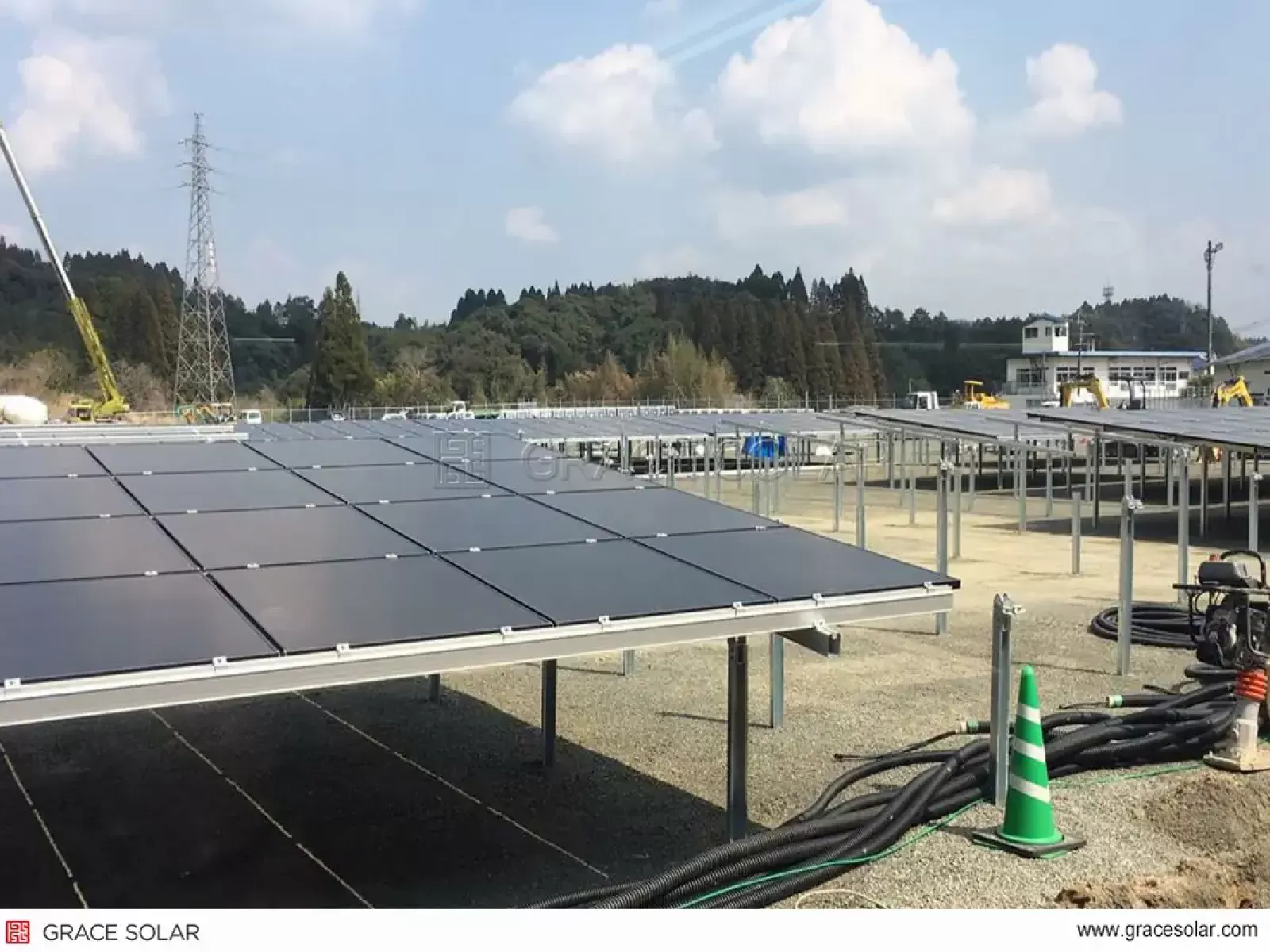 Sistema de Rastreamento Solar de Coluna Dupla em Kagoshima