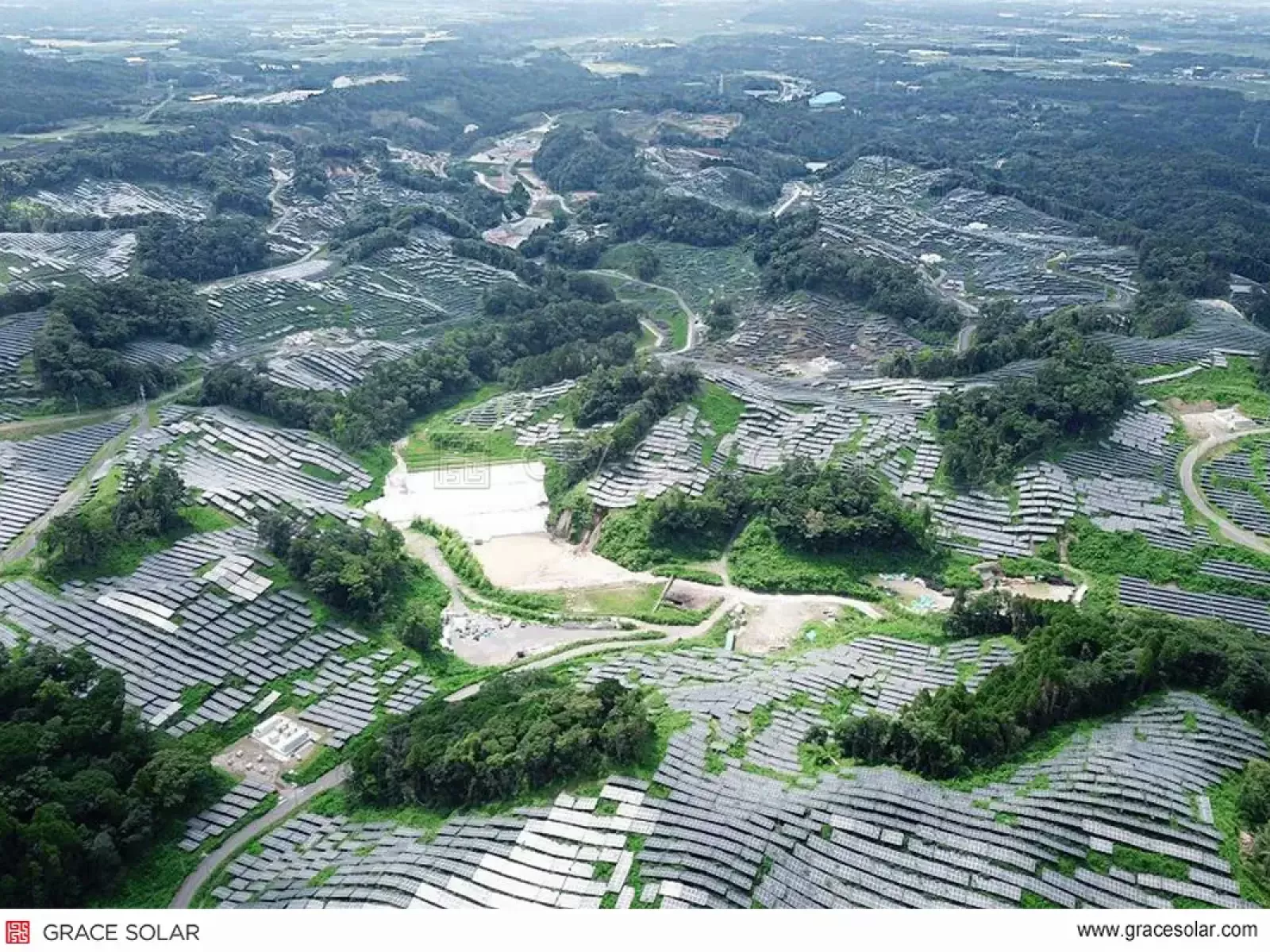 AI-Enhanced GS-Light Solar Tracking System Installation Overview