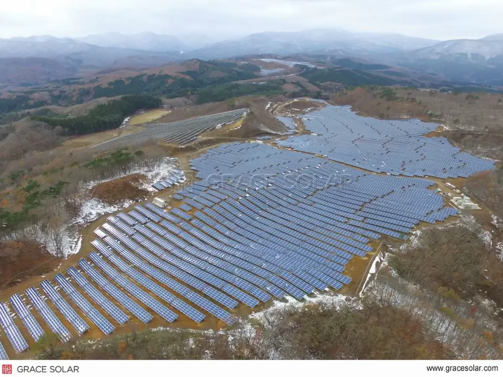 Installation du système de suivi solaire de Grace Solar à Miyagi Sendai, Japon