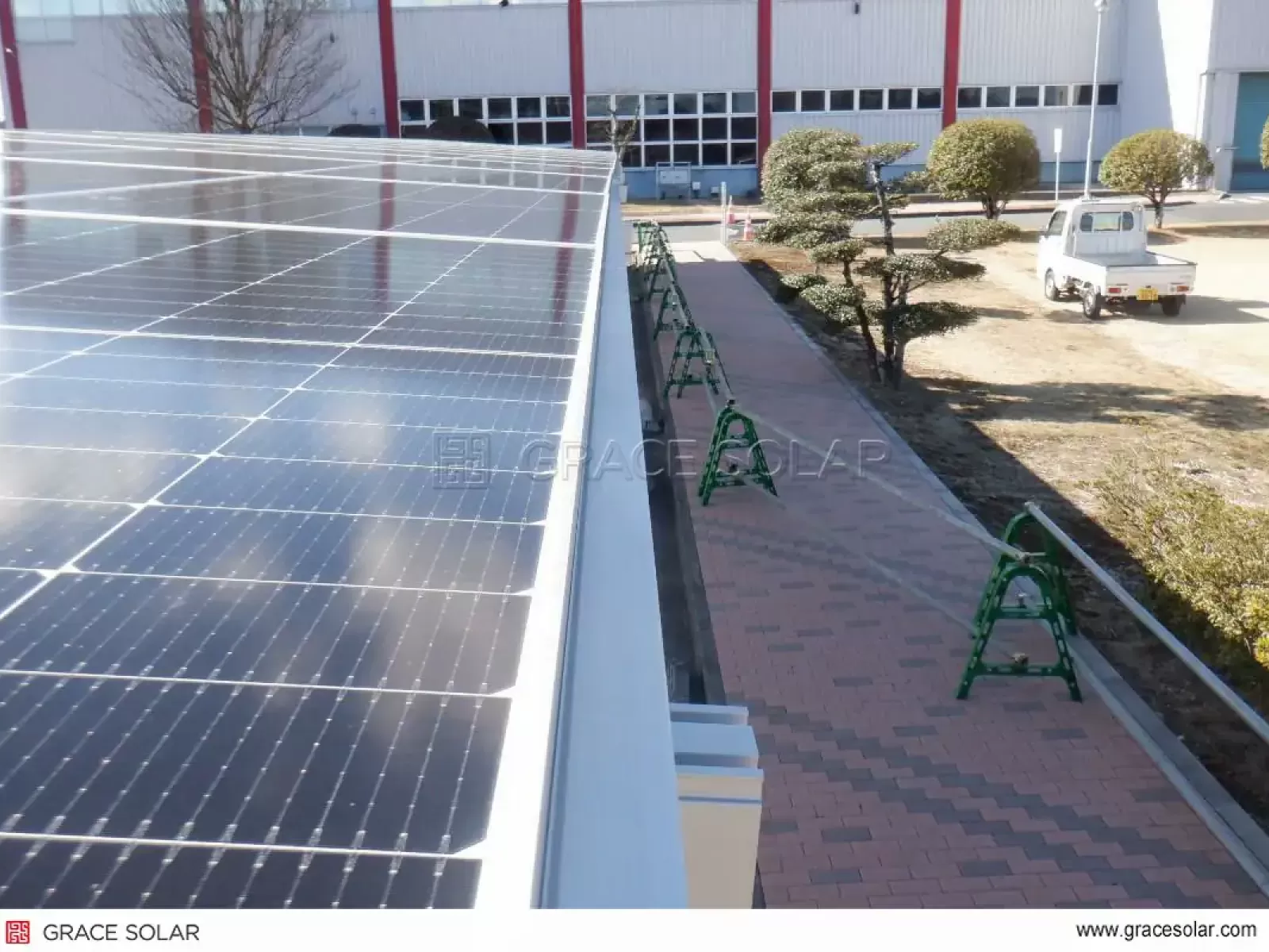 Système de Suivi Solaire Haute Efficacité pour Abri Véhicule à Tochigi