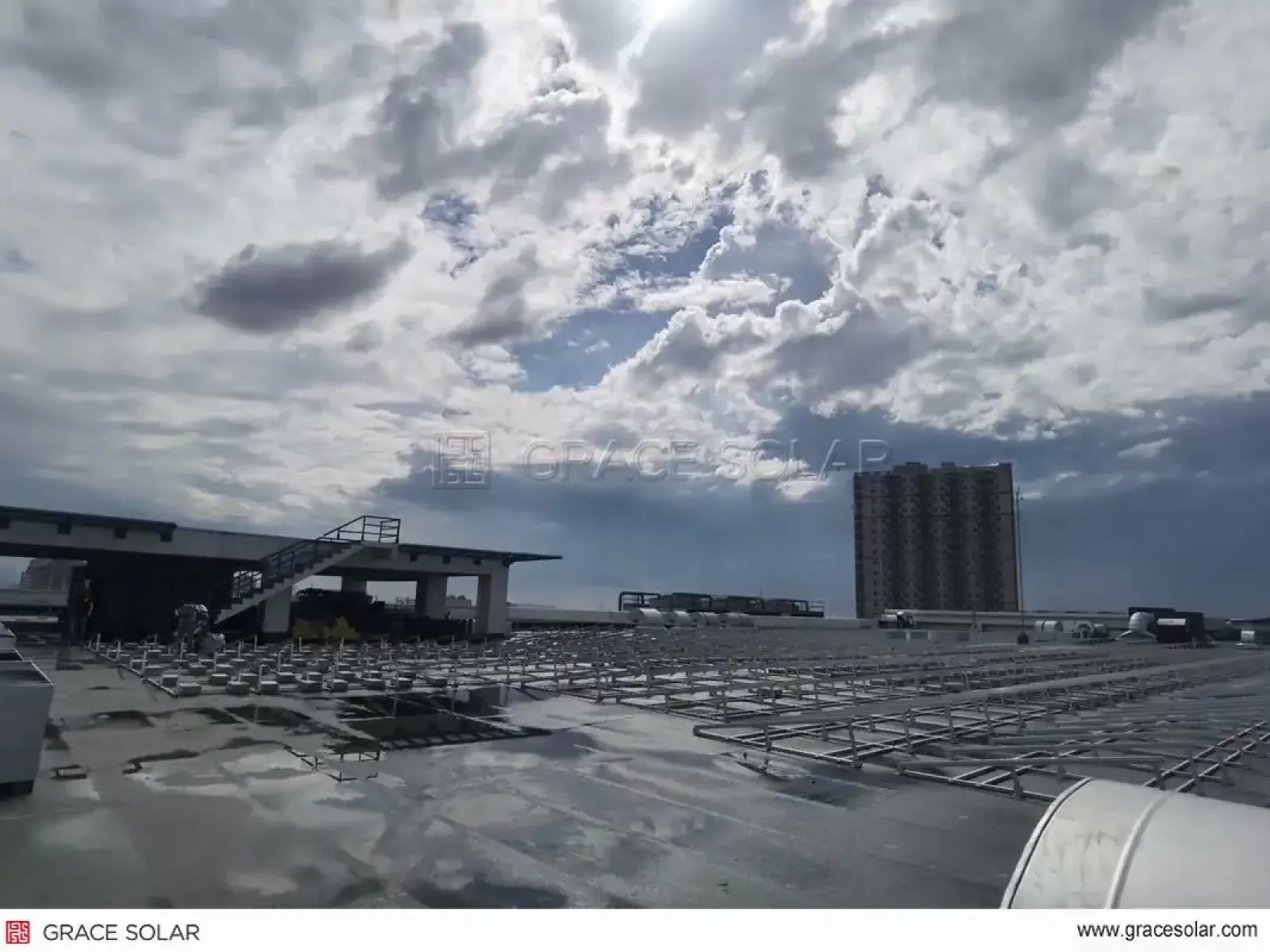 Grace Solar BAPV Ballast Mounting System Installed on SM Mall Rooftop
