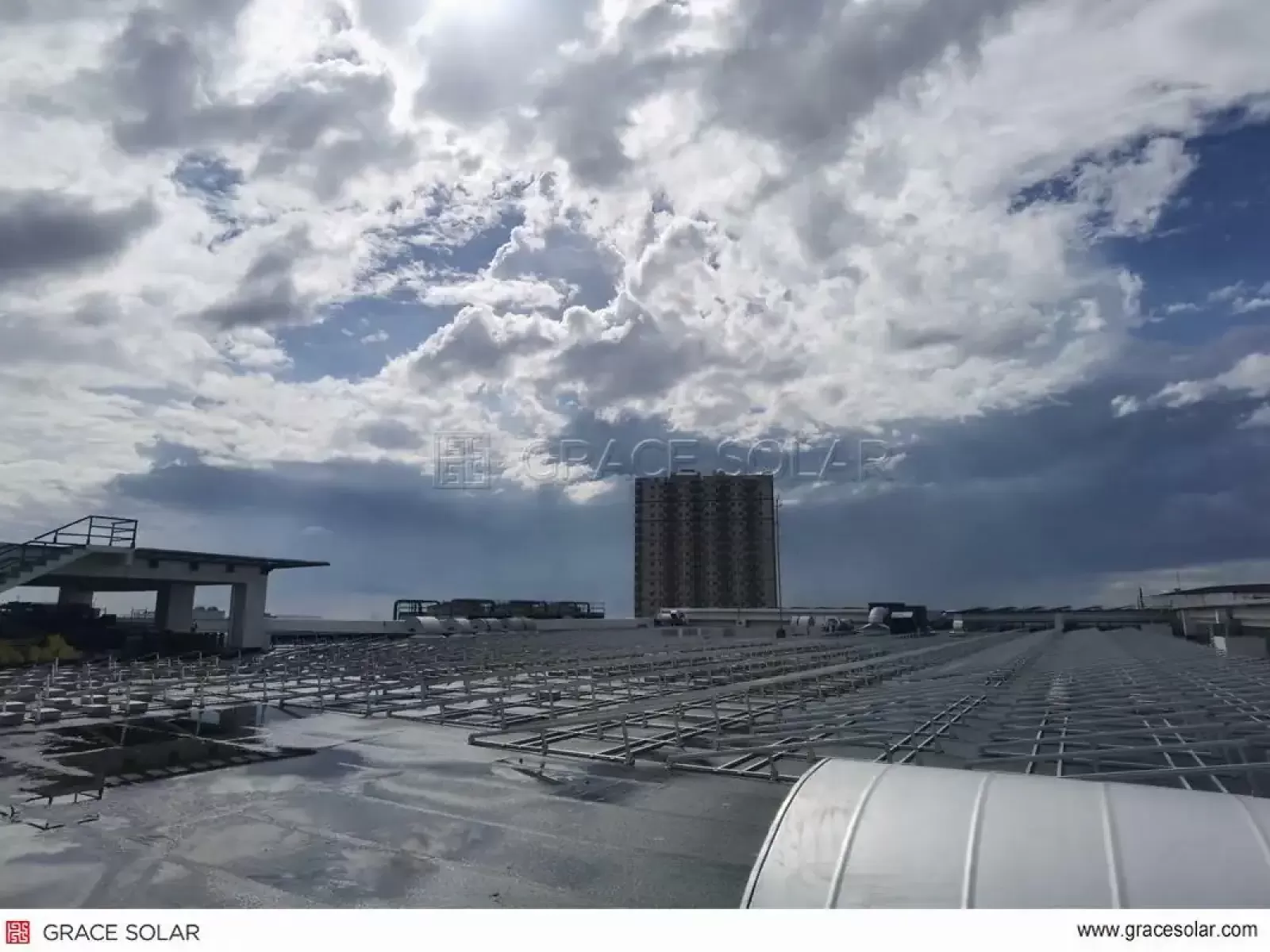 Grace Solar BAPV Ballast Mounting System Installed on SM Mall Rooftop