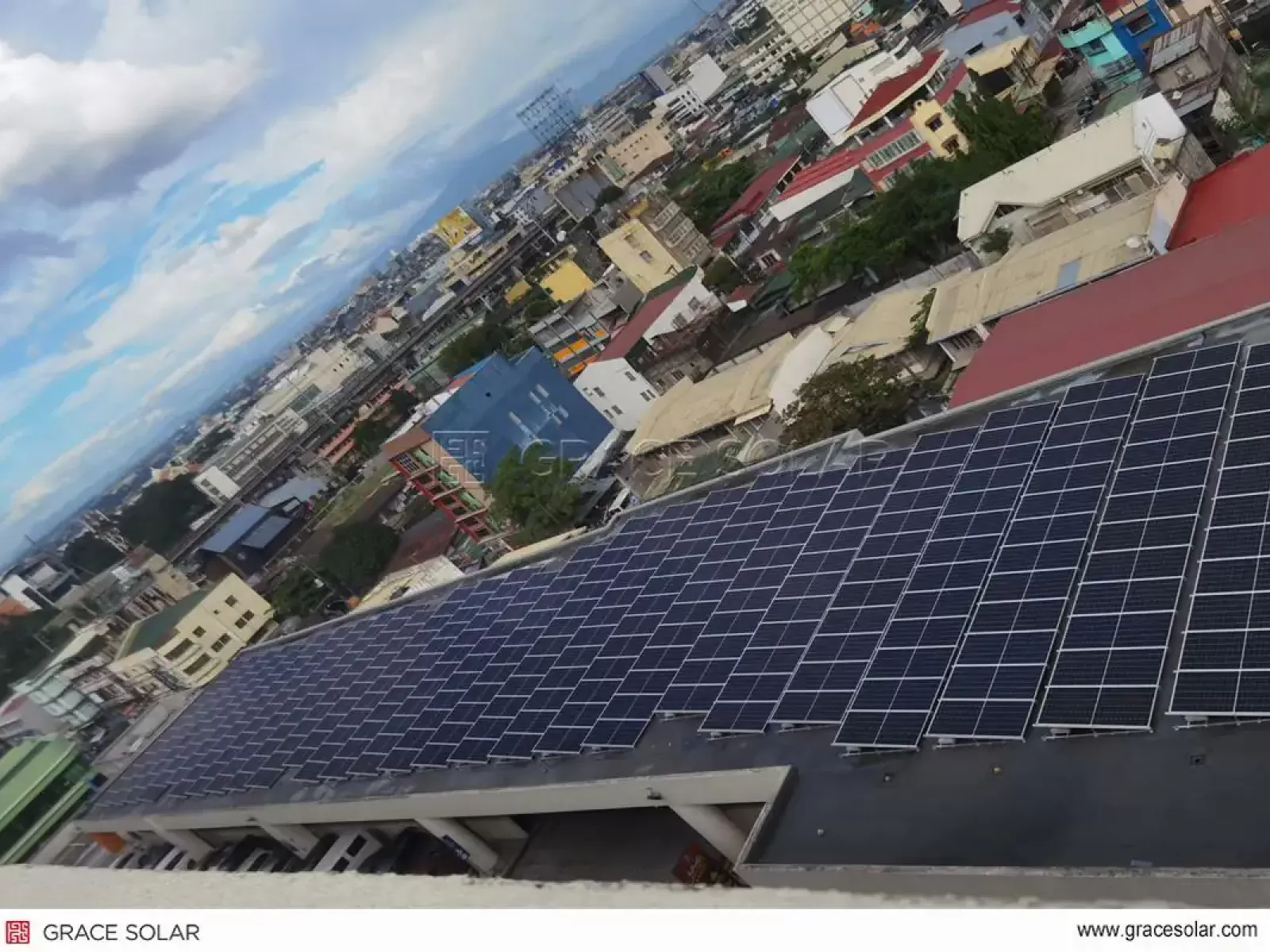 ​Panoramic View of 4.5MW Rooftop Solar Array with GS-Energy System