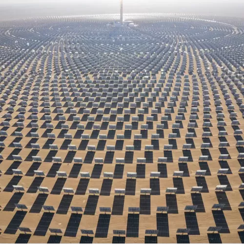 Suiveur solaire anti-tempête de sable: communication sans fil pour déserts