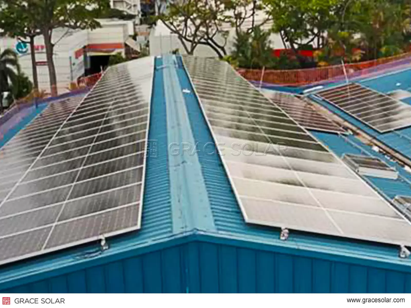 ​​Railless Elevated Array: Sembcorp 1.25MW Aerial Overview​​