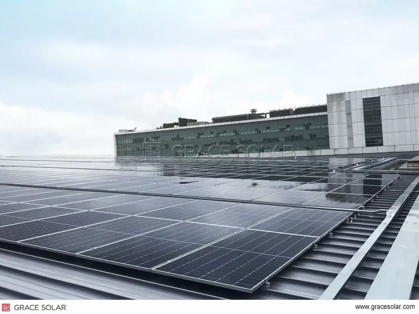 Grace Solar's No-Penetration Metal Roof Solution - Solar Array Perspective