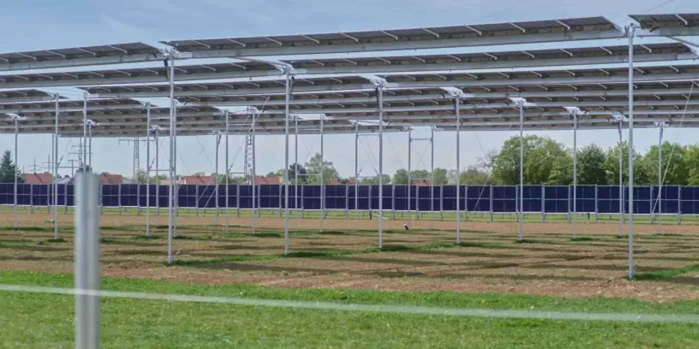 Grace-Solar-banner-of-factory