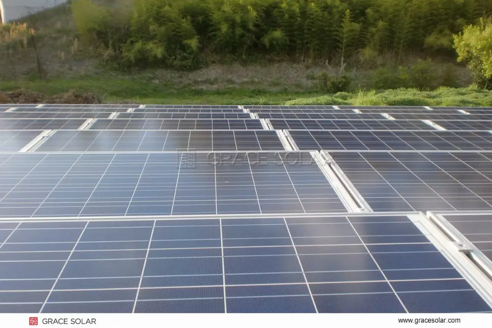 Close-up detail of horizontal and vertical PV module installation on Grace Solar mounting system