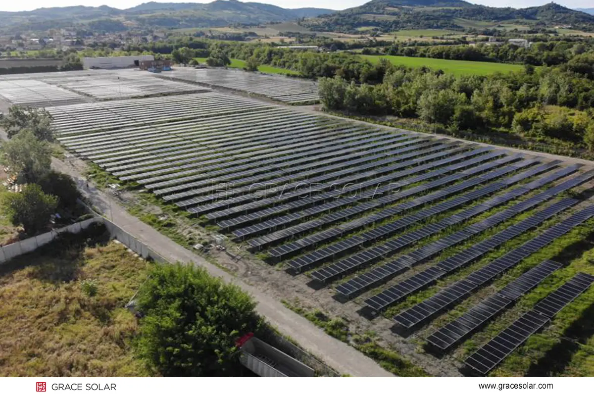 Grace Solar tracking system installation at Retorbido photovoltaic plant